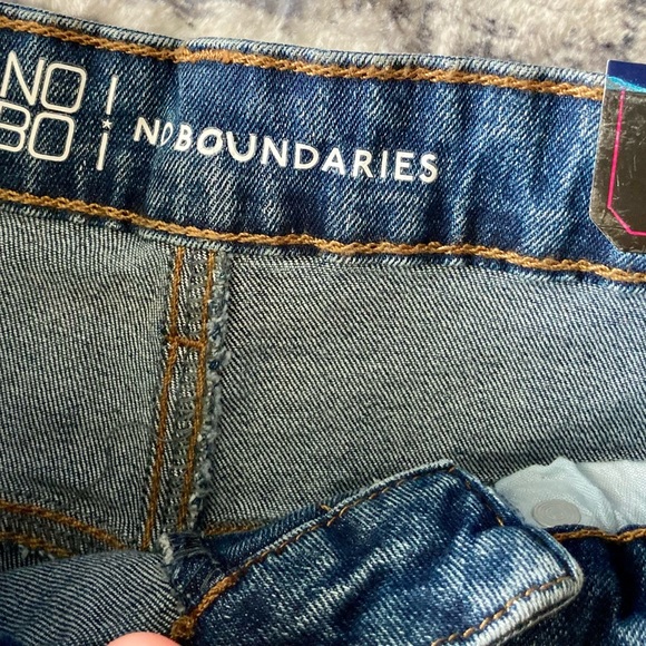No Boundaries' Boyfriend Jeans Size 1 - Picture 5 of 11